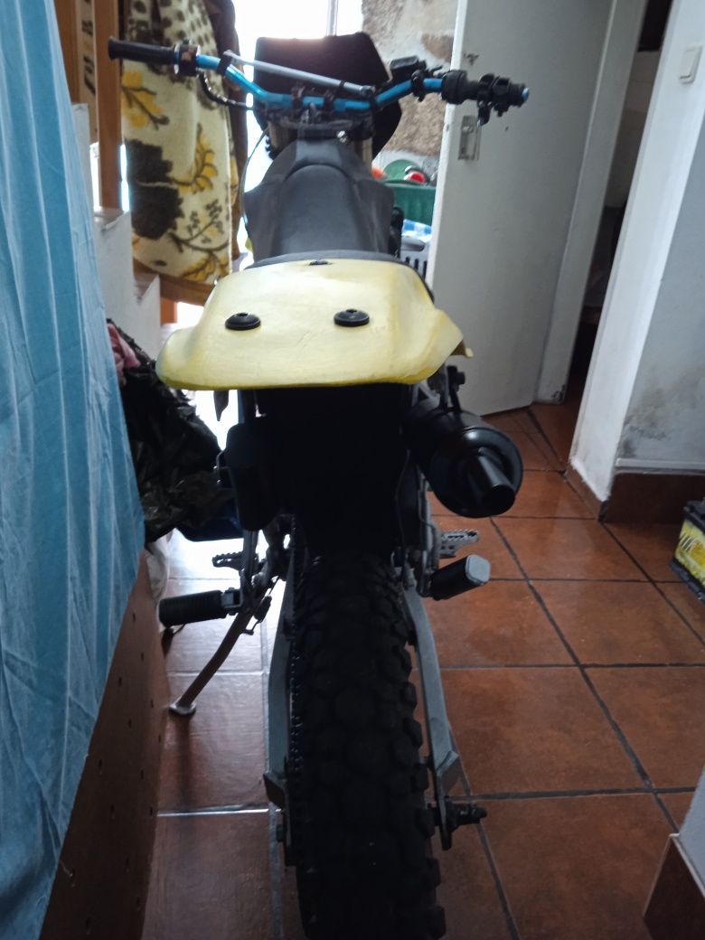 Suzuki rmx 50 para peças ou por a  andar