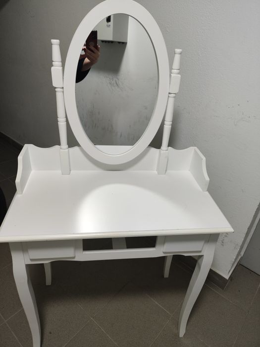 Toaletka biała damska