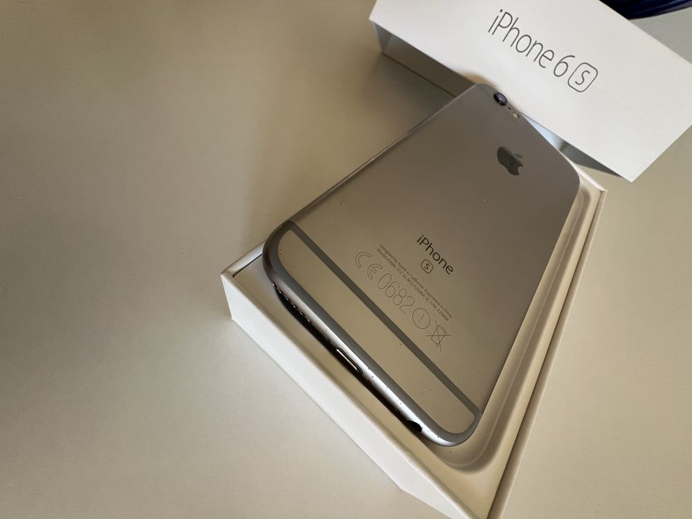 Apple Iphone 6s.