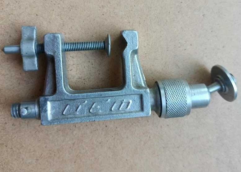 Струбцина, штатив для фотоаппарата фэд