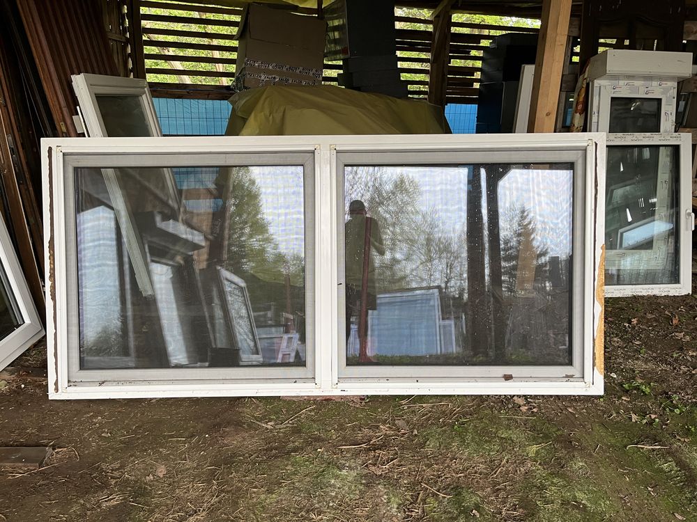 Okno PCV z moskitierą 250x120