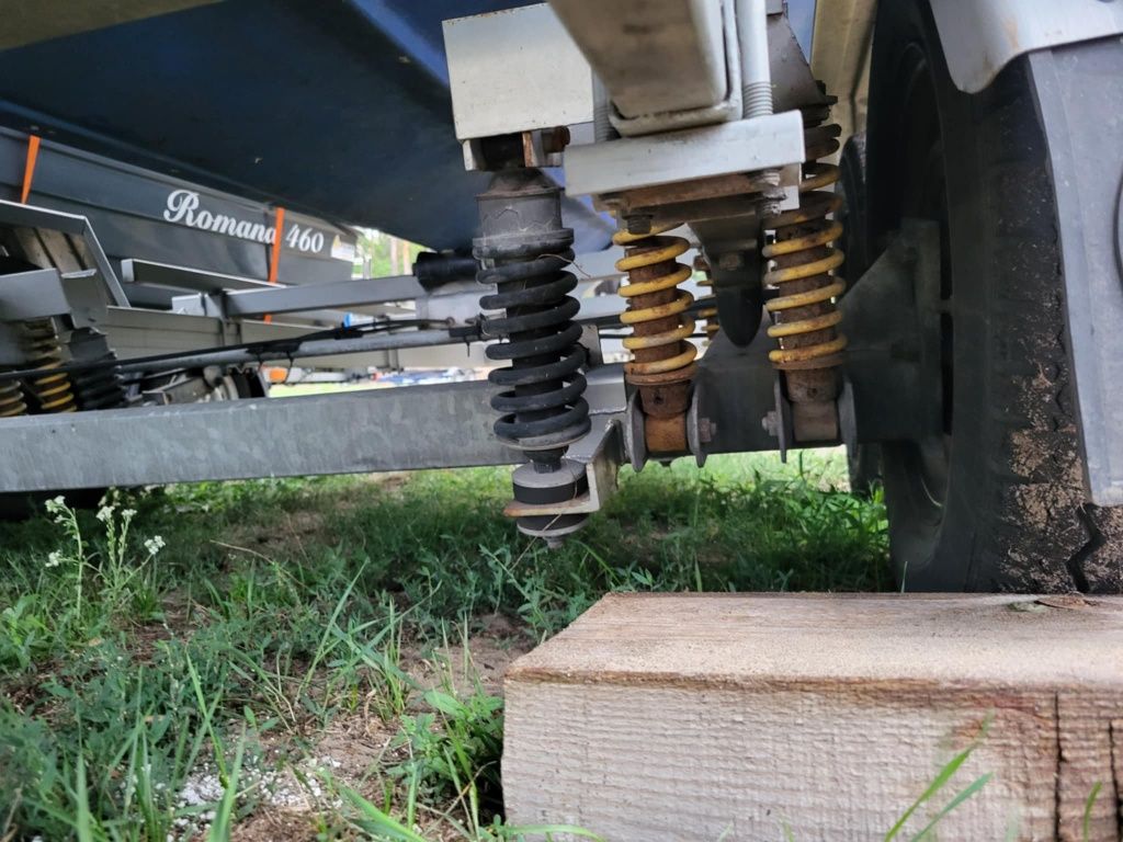 Łódź motorowa z przyczepą, doinwestowana. Silnik Merceuiser 3.7