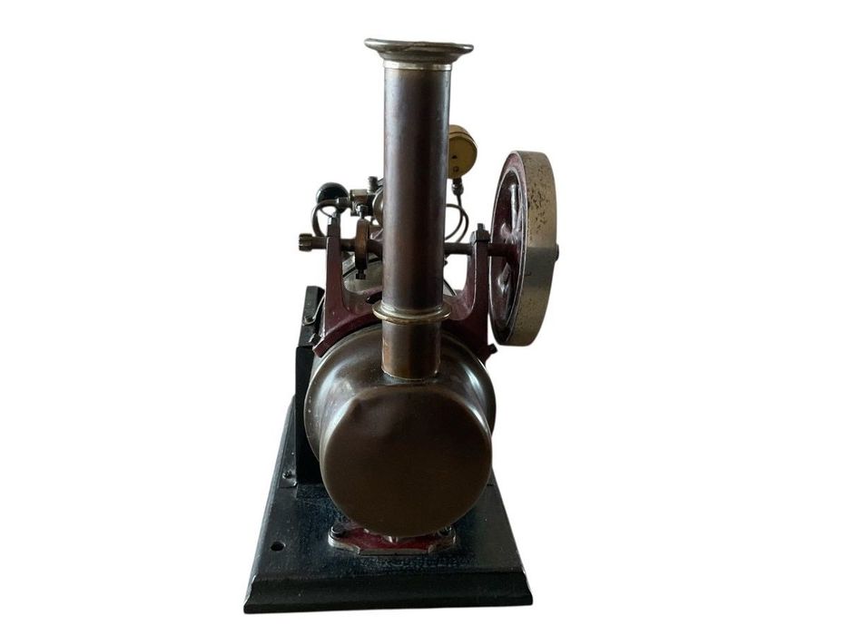 Rara antiga máquina a vapor