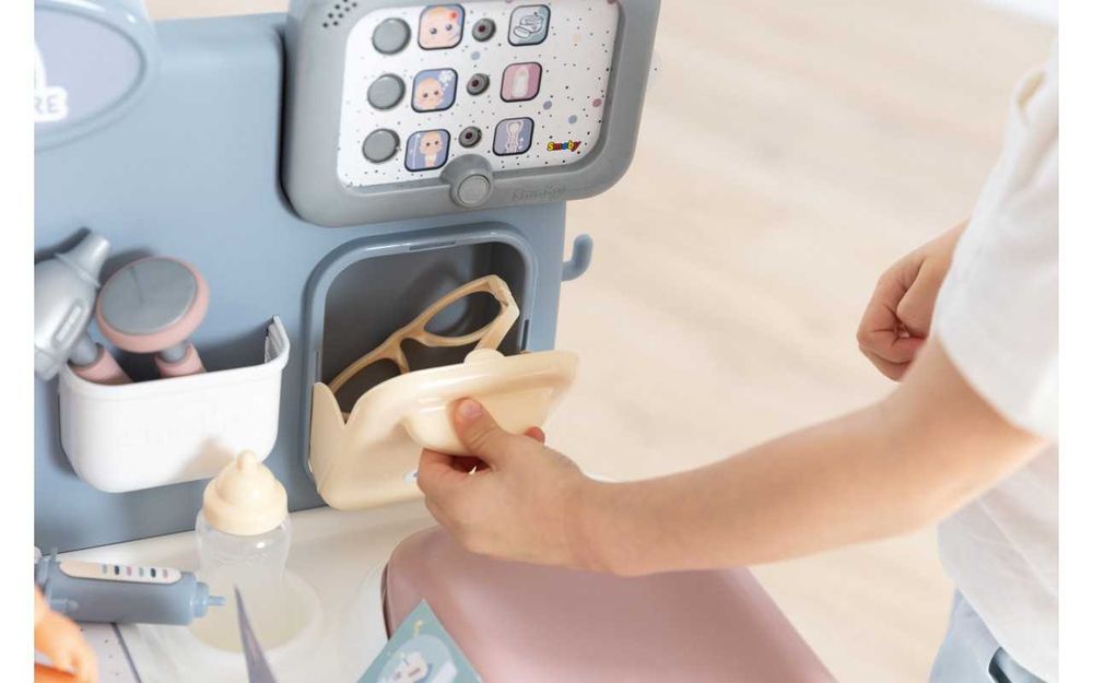 Ігровий центр Smoby Toys Догляд за лялькою зі звуком та світлом 240305