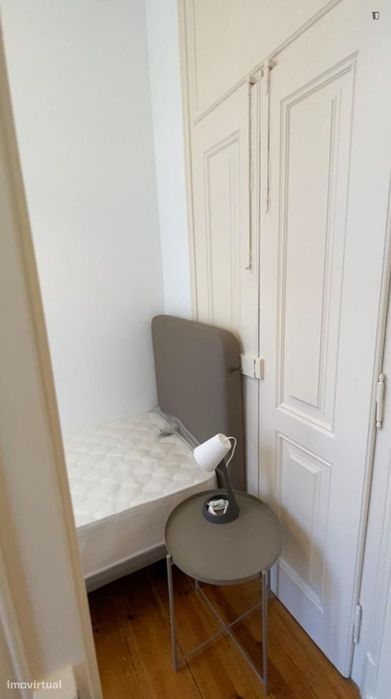 Quarto - localizado em Alcântara Lisbon