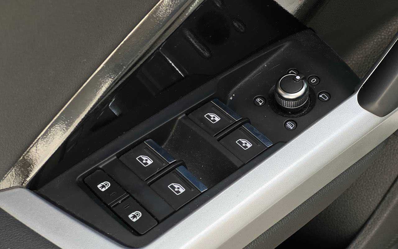 Audi Q3 2021 року