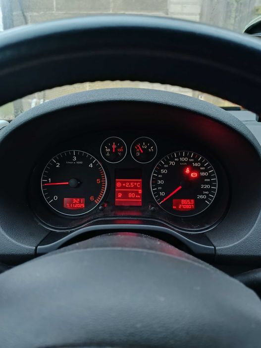 Audi A3 8P Sportback 1.9 TDI 105 KM wersja BKC , 2005 r. światła XENON