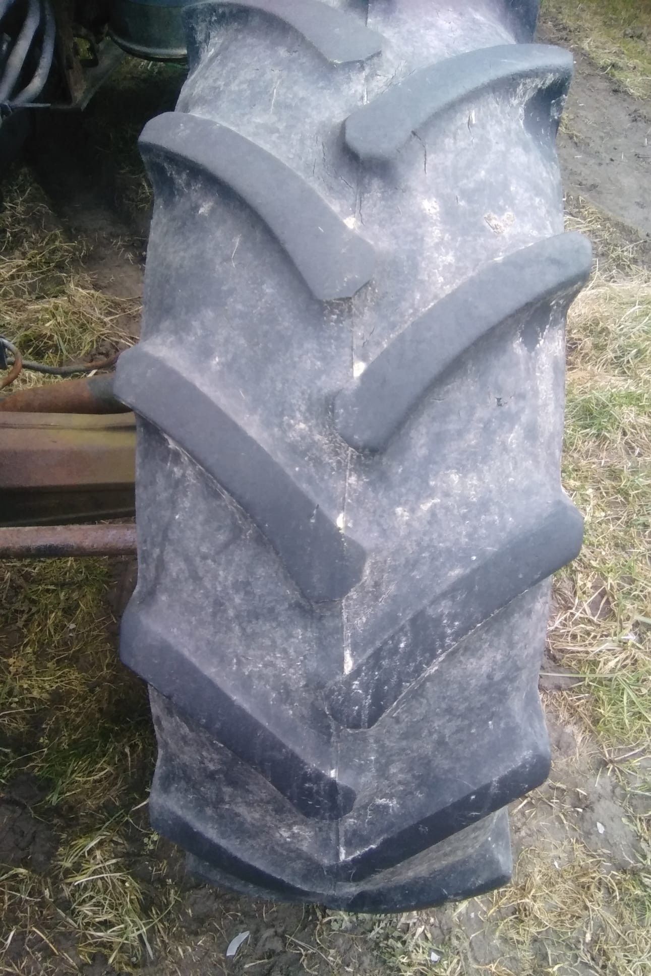 Koła R24 320/70 przód zefir,zetor ,new holland,yto,case przednie .