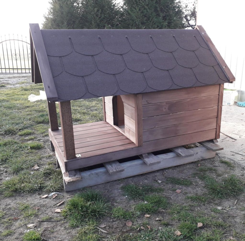 Buda dla małego psa typu Jamnik,  Kundelek  z tarasem, ocieplana