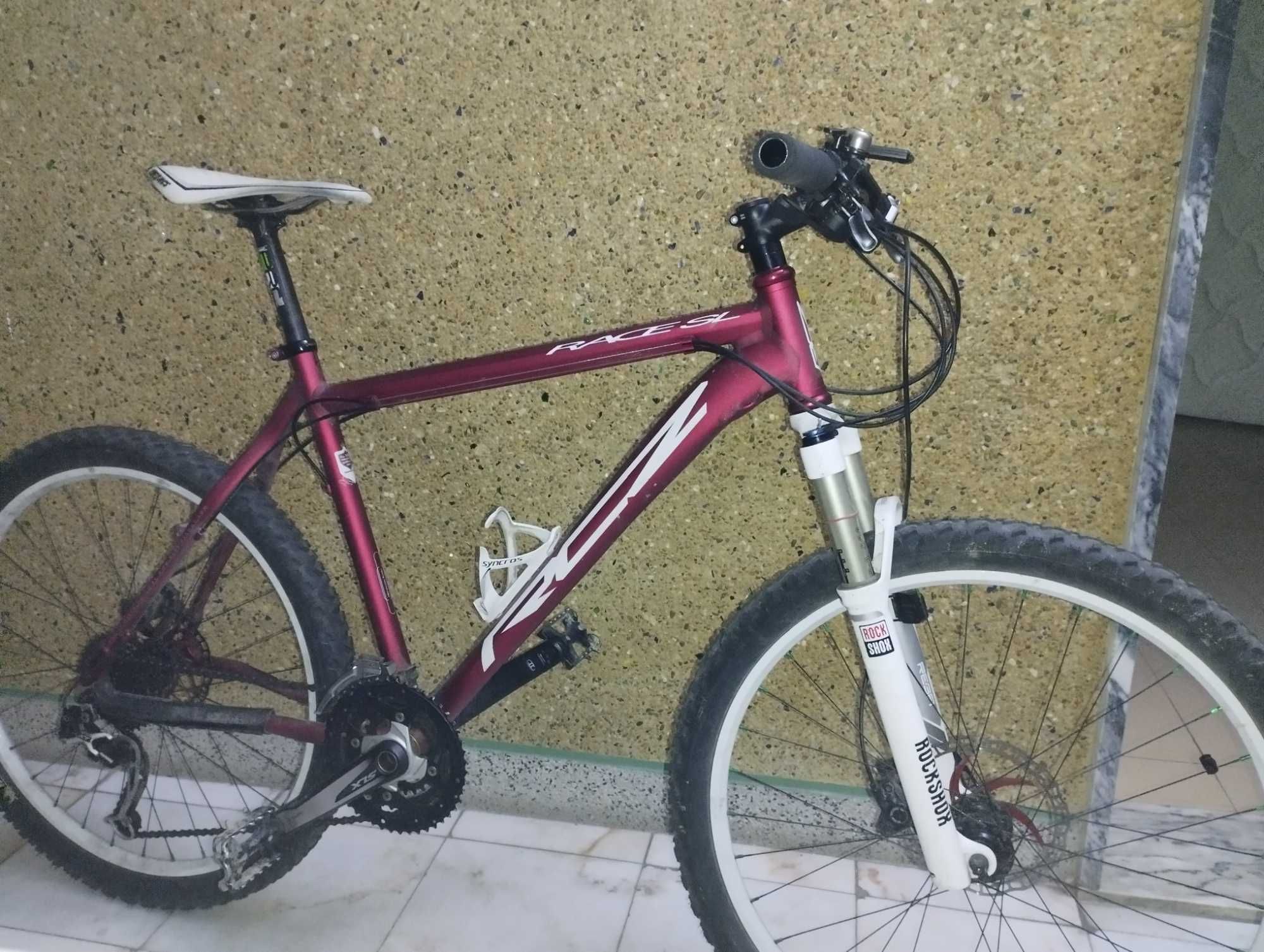 Bicicleta BTT, Full Shimano, Alumínio e Carbono/ Roda 28