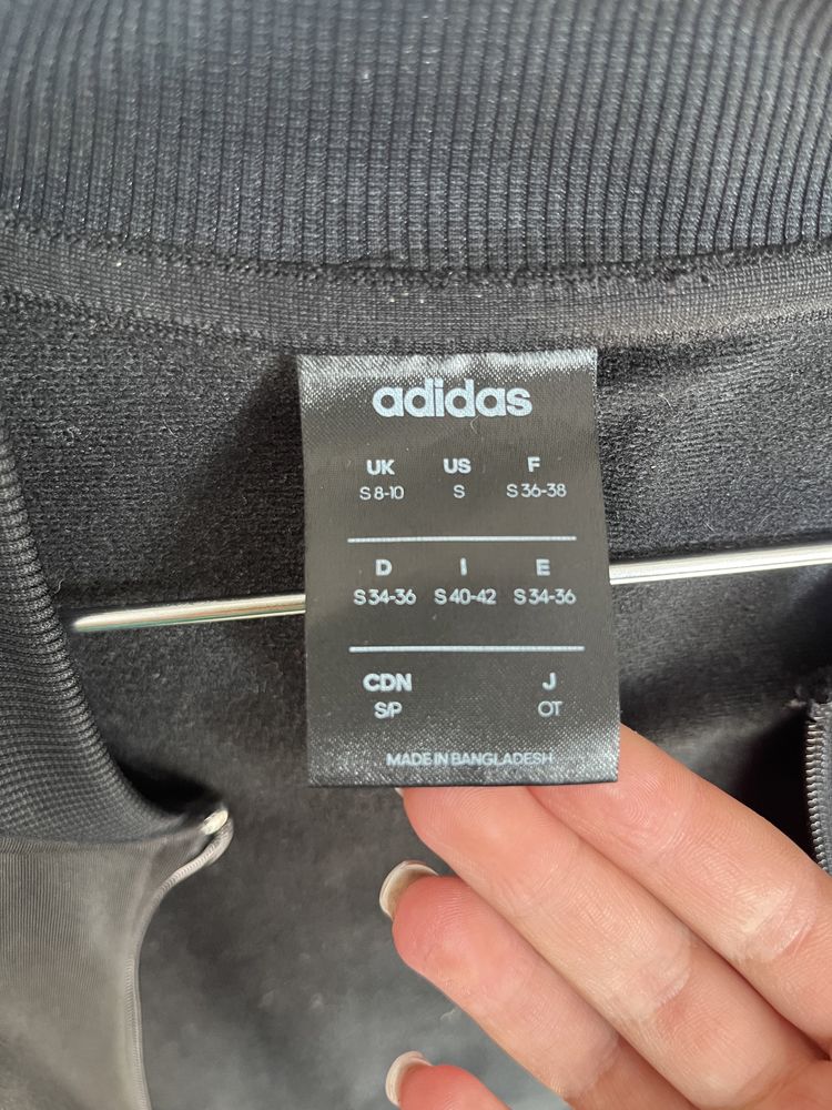 Оригінальна кофта Adidas( чорного кольору)