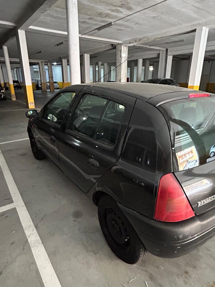 Vendo renault clio II 1.2  Ano 1999