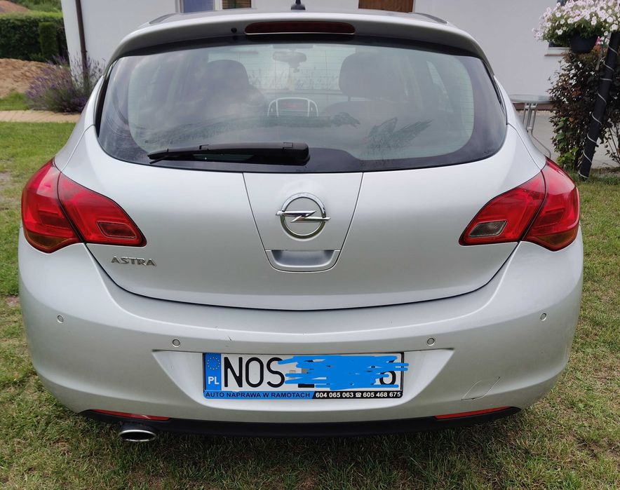 Opel Astra 1.4 benzyna 2010 r