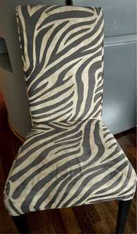 Krzesła tapicerowane na drewnianych nogach zwierzęcy wzór