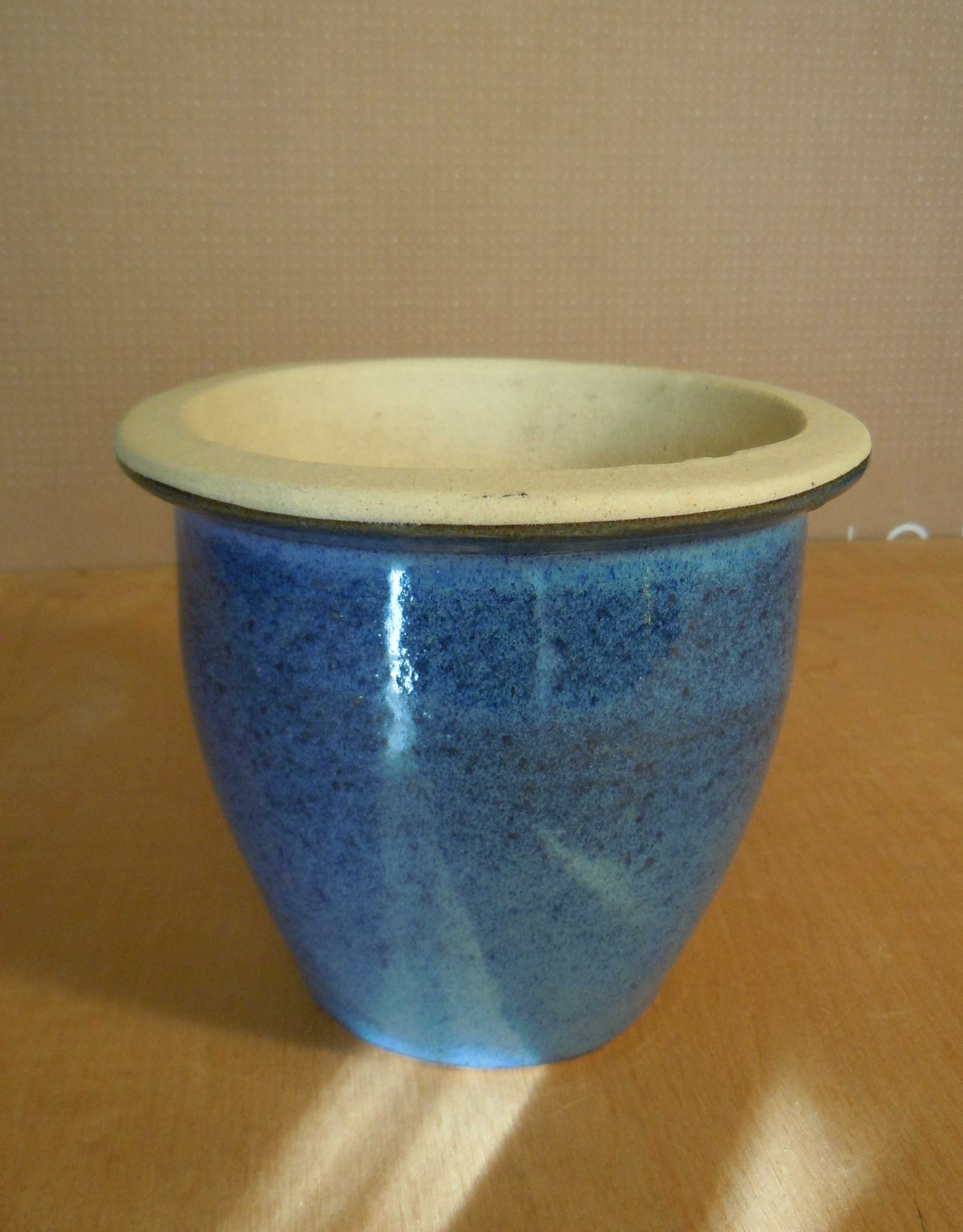Ładna solidna ceramiczna doniczka j. nowa