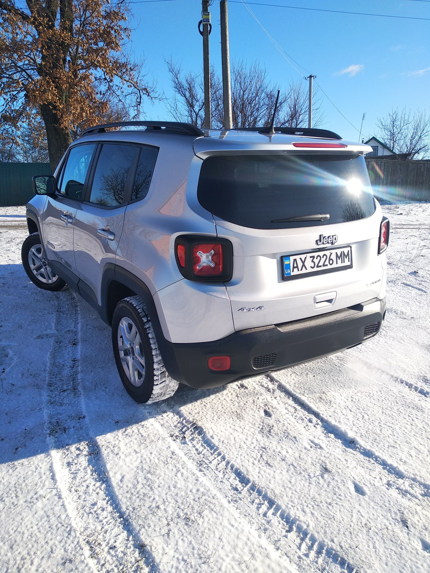 Jeep renegade .       .