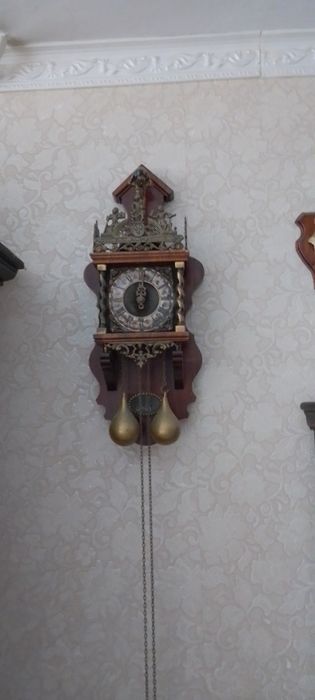 Zegar holenderski z Atlasem