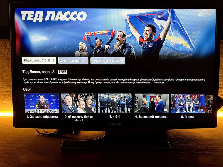 Телевізор Samsung UE28J4100AK – компактний 28″ HD LED