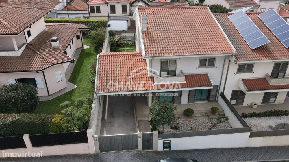 Fantástica Moradia V3+1 num Lote de Terreno com 383m2