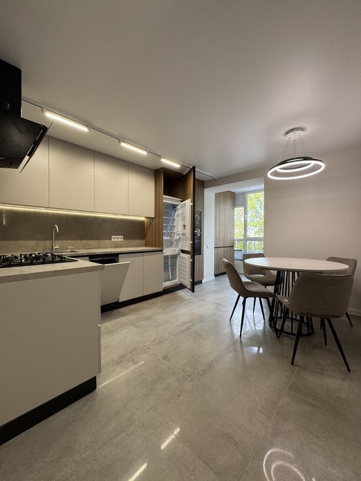 3 кімнати продаж мікрорайон  сонячний 3-поверх