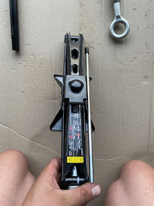 Домкрат volvo xc60 2017+,xc90 2015+,volvo v90 cross country