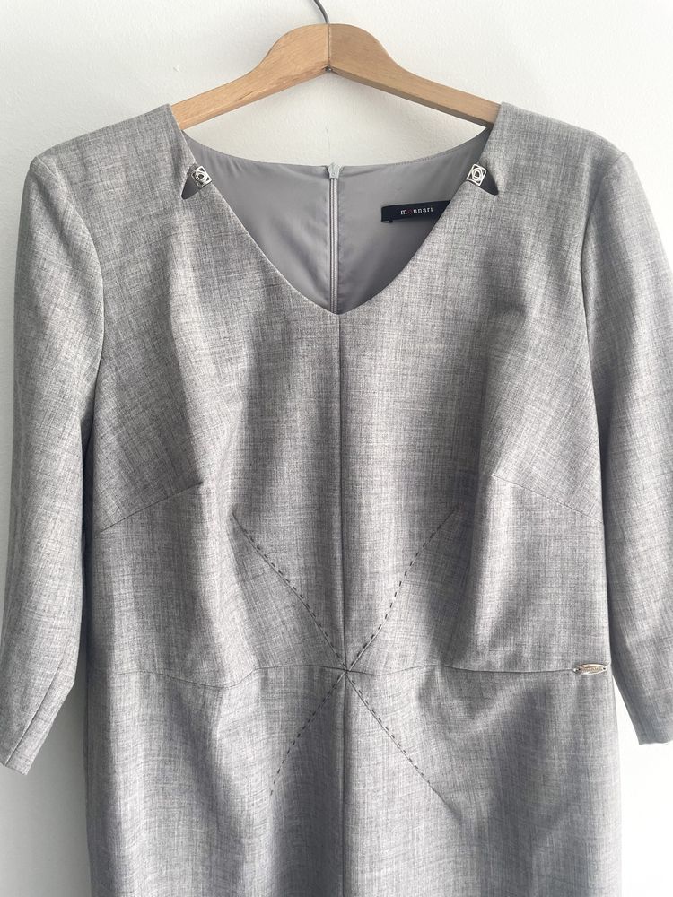 Elegancka szara wizytowa sukienka Monnari biurowa plus size 4XL