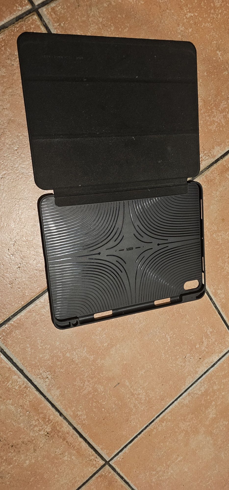 Etui na iPada air 4 z miejscem na rysik