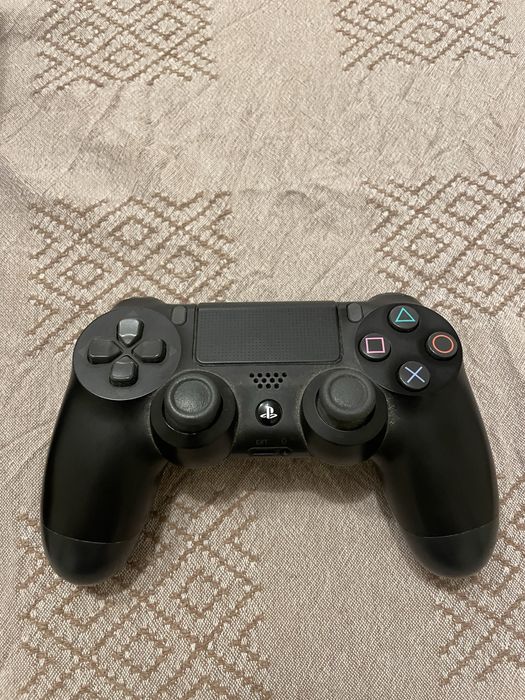 Playstation 4 + Comando Preto