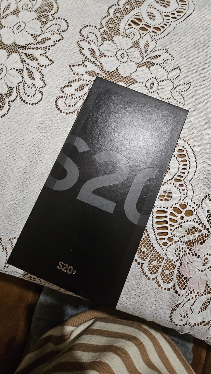 Самсунг S20+ Cosmic Gray 128 gb в идеальном состоянии