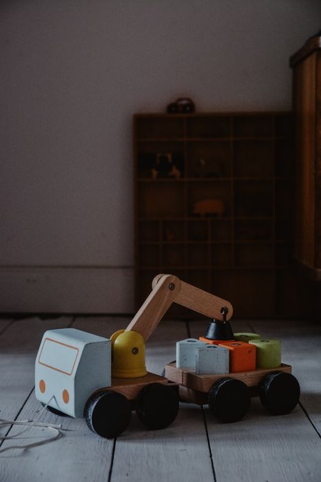 Dźwig ikea drewniany