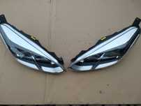 Ford Fiesta MK 8 Lampy Przód  Lewa i Prawa