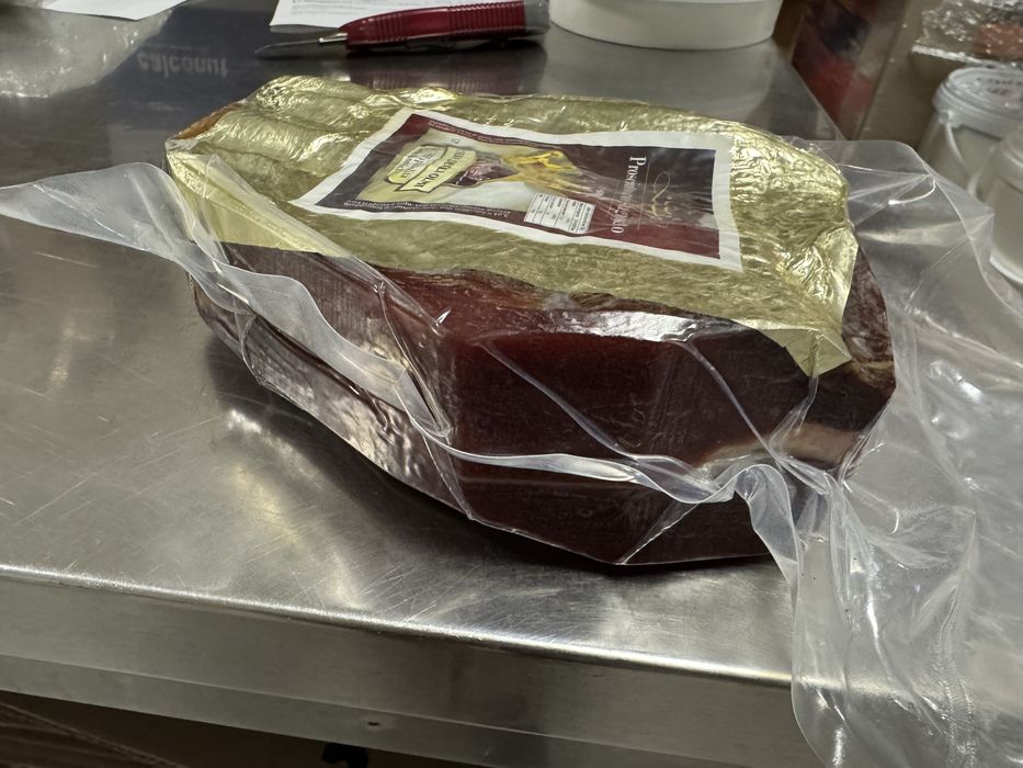 Хамон куски и нарезка  Испания и Прошуто куски Италия