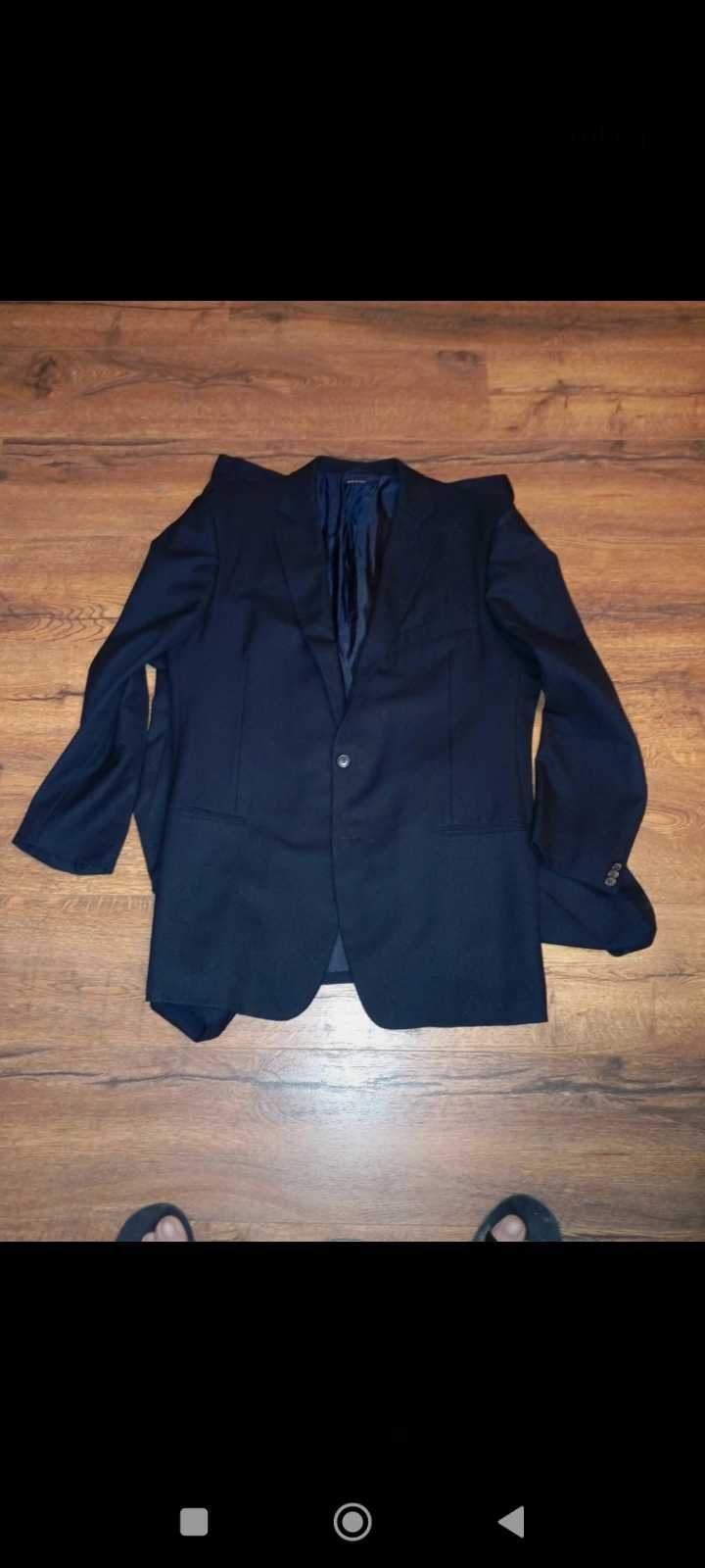 Garnitur Giorgio Armani
56