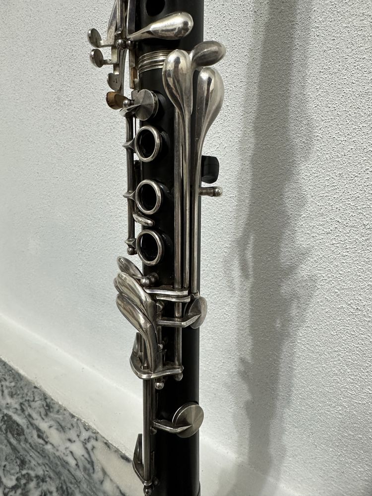 Clarinete Lark restaurado com mala