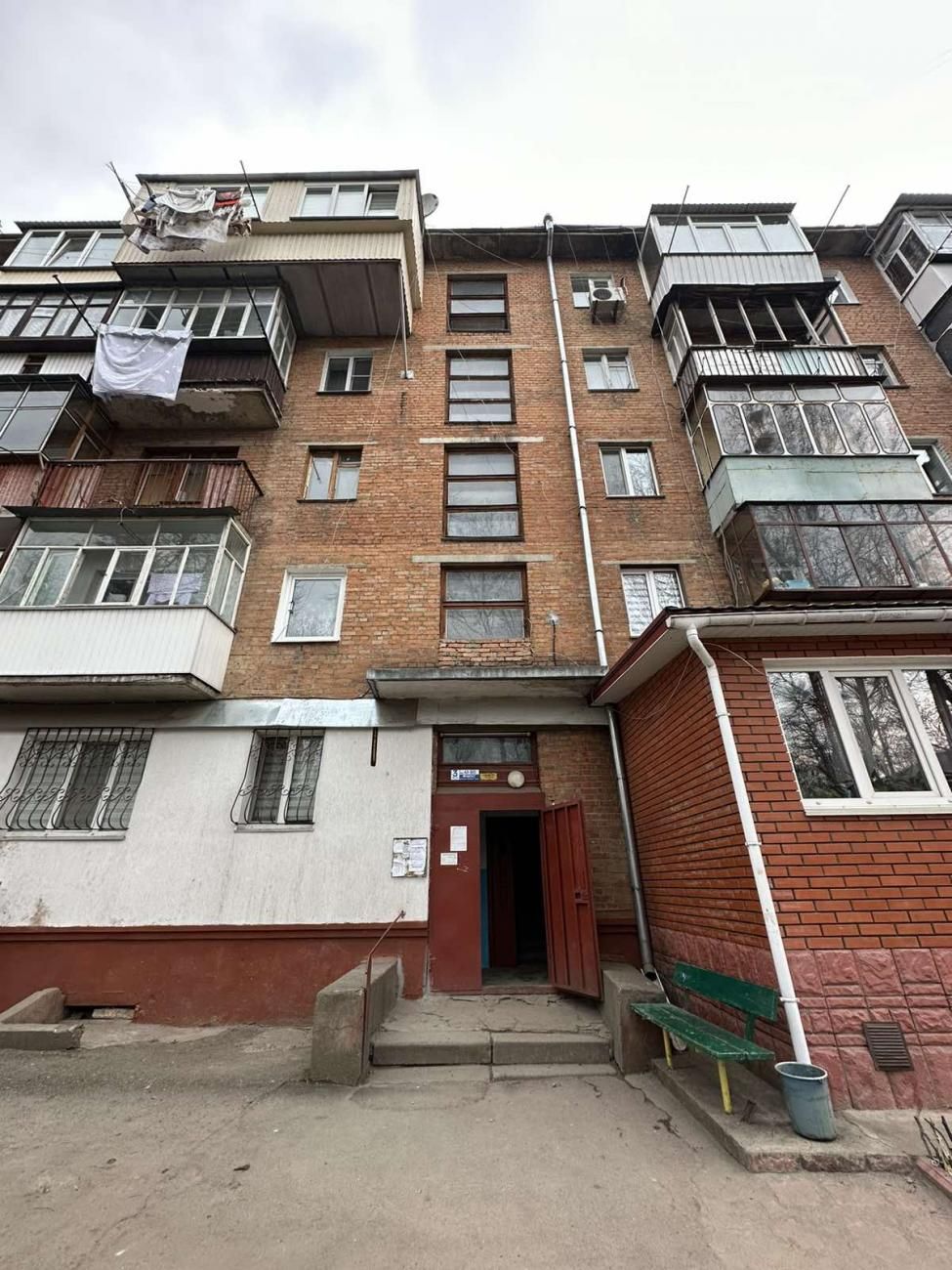 Продаж двохкімнатної квартири по вул Тернопільська