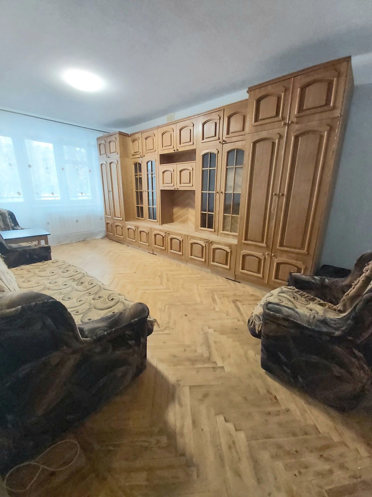 В продаже 2 комнатная в районе ТРК" Украина ",2 этаж