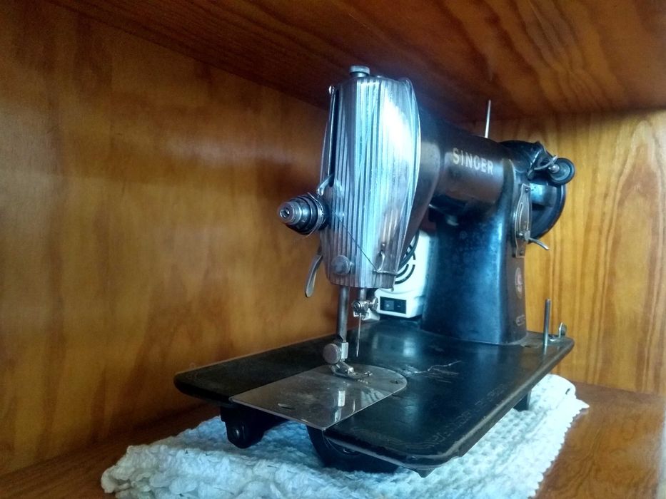 Máquina de costura Singer 15c para peças ou decoração