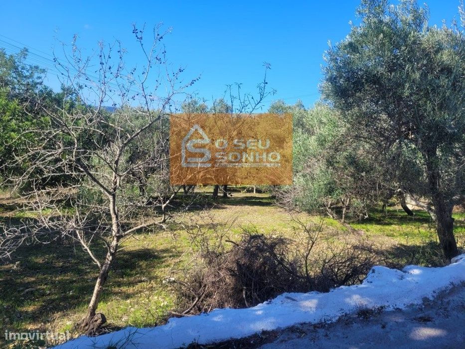 Terreno Rústico de 890m²