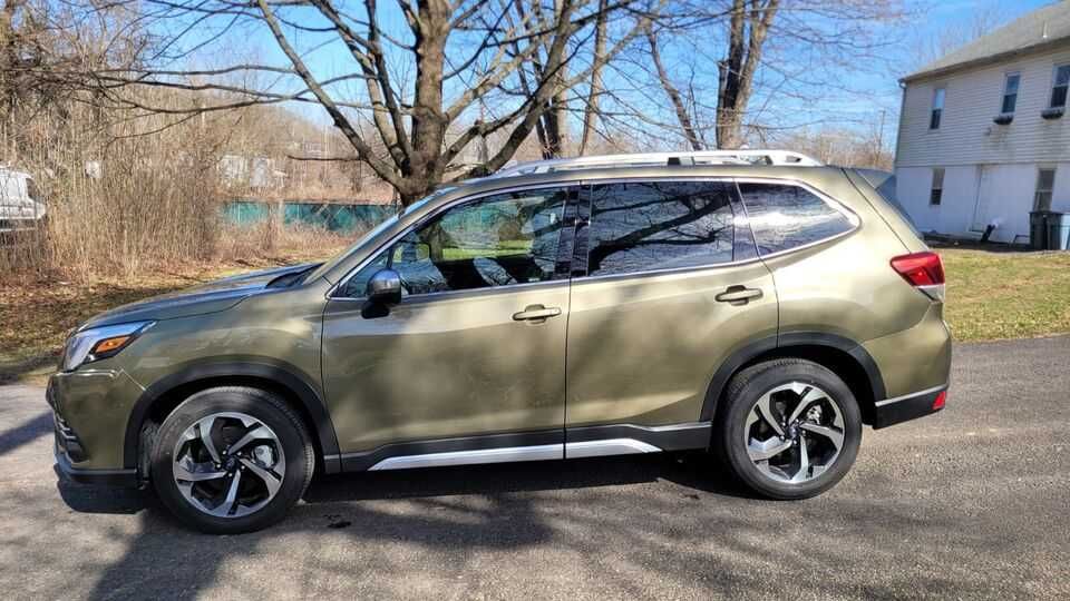 2023 Subaru Forester TOURING AWD