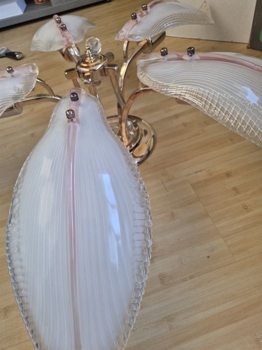 Люстра велика на 5 лампочок