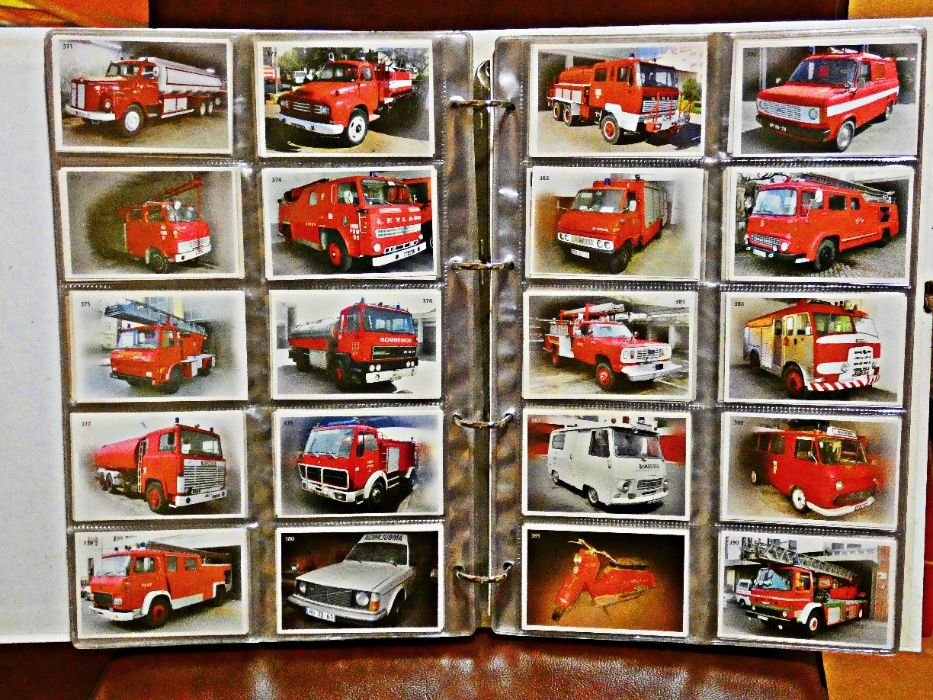 Coleção calendários de viaturas dos bombeiros portugueses de 2004