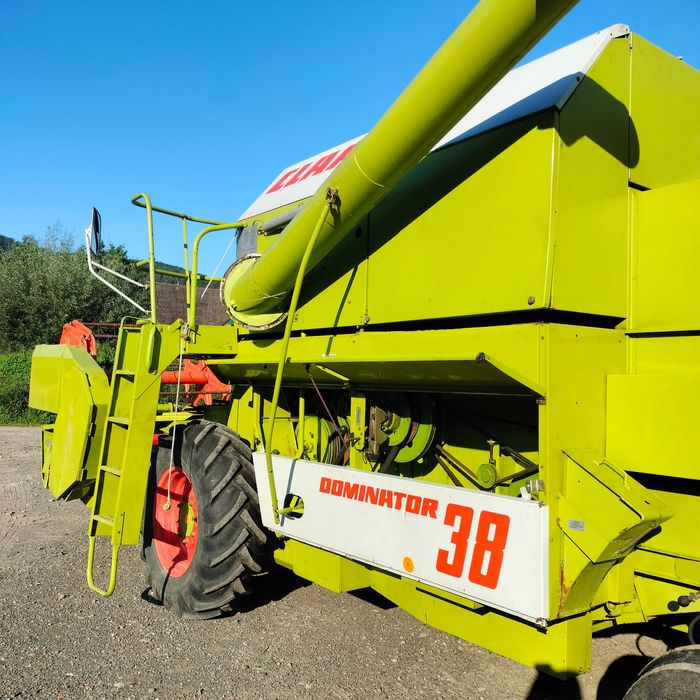 Kombjan zbożowy claas dominator 38