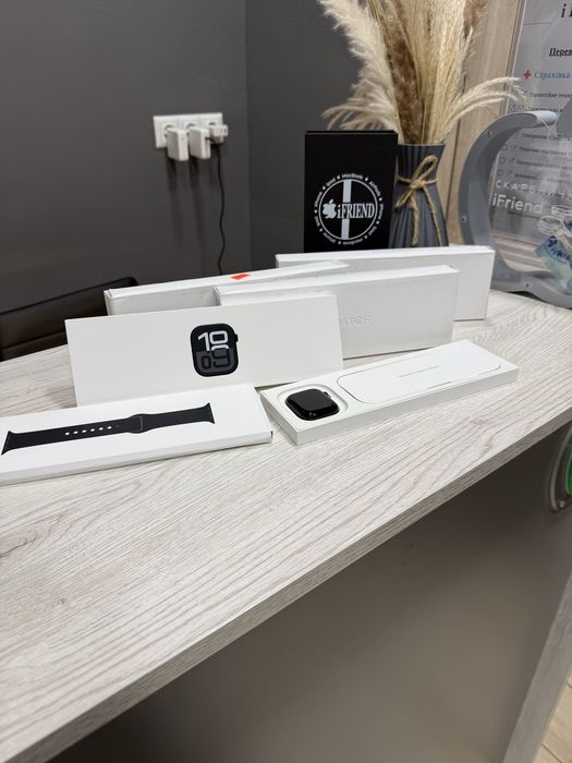 New open/box apple watch 10 series 42mm jet black,