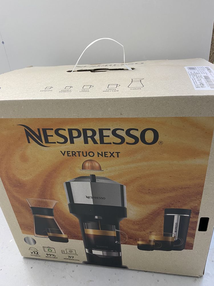 Maquina Café Vertuo Next Deluxe Pure Chrome Nespresso