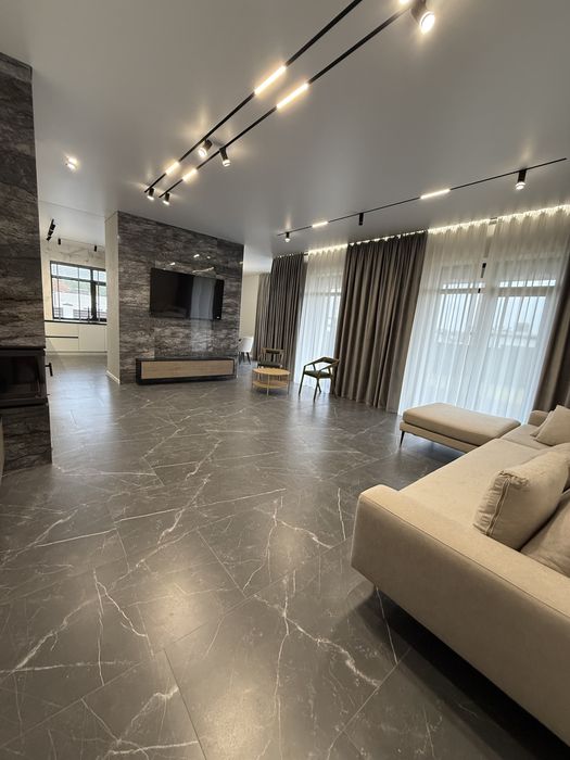 Будинок з газом в Стоянці! Закрите котеджне містечко з озером!