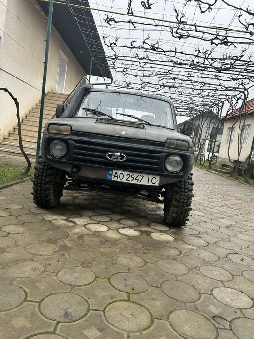 Продам ниву 1.8 tds