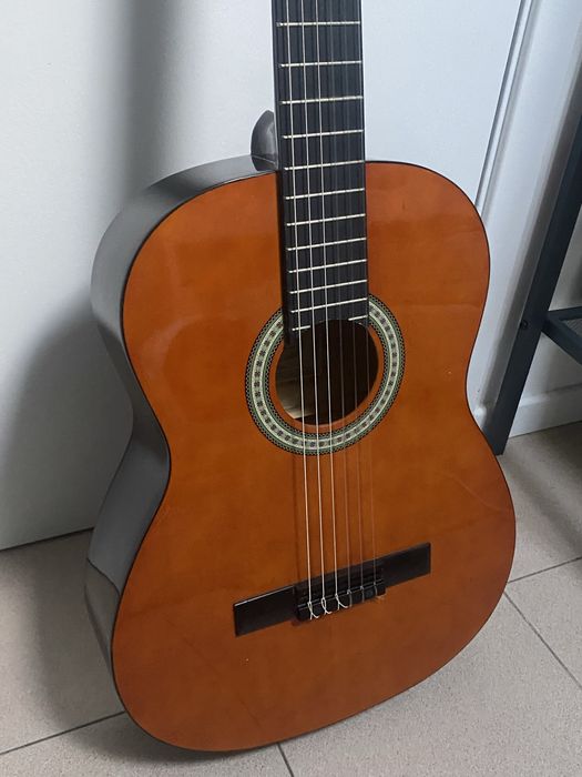 Guitarra Clássica como nova