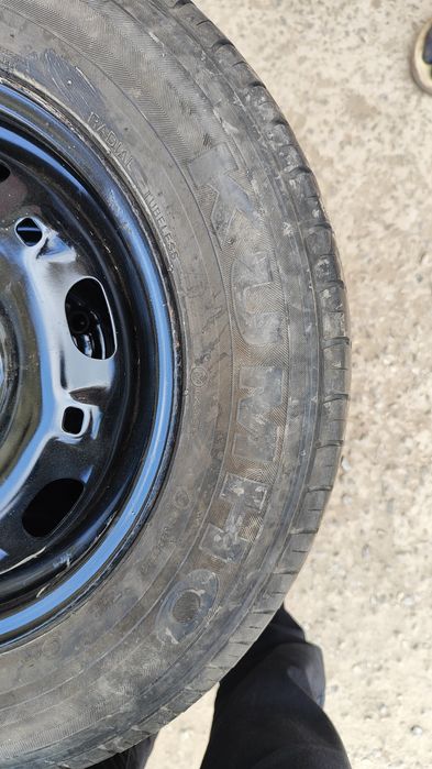 Продам резину с дисками на шкоду фабиа лето 175/70 r14