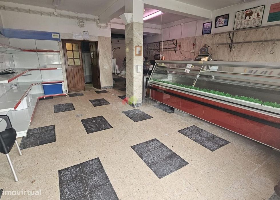 Loja equipada na Cotovia