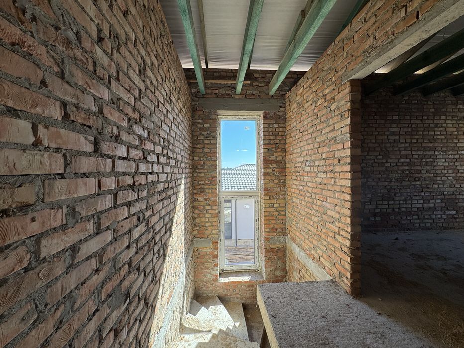 Продам котедж з комунікаціями за Райським садом